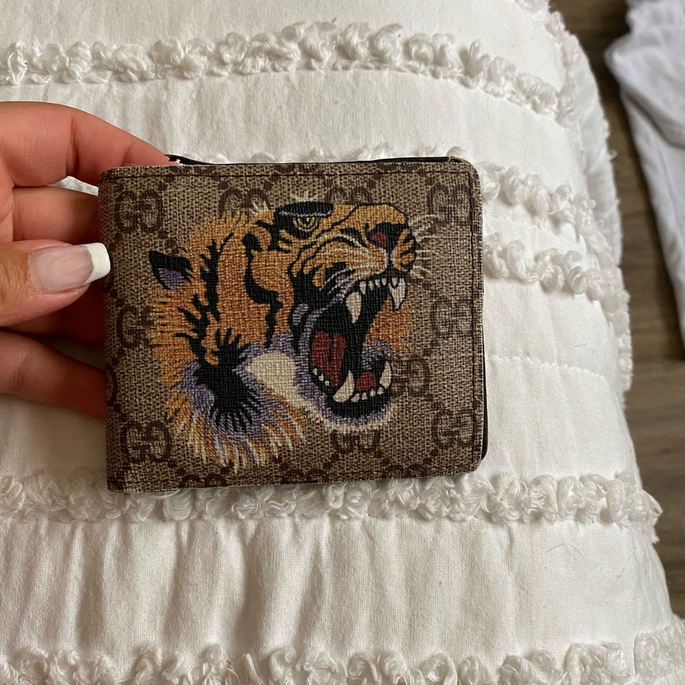 Gucci wallet